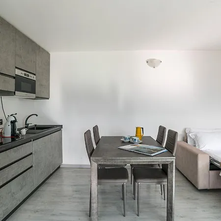 Guesthost - Mandello Studio Apt With View & Parking 아파트 *