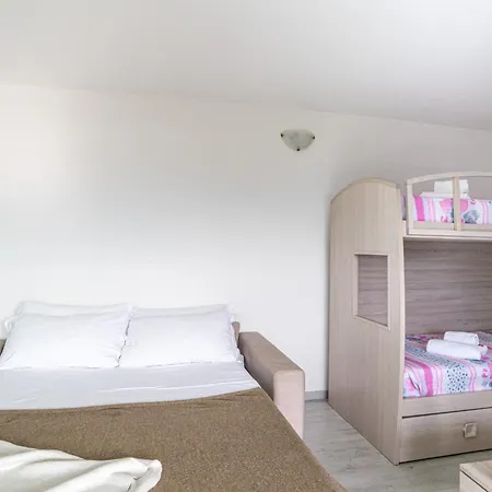 شقة Guesthost - Mandello Studio Apt With View & Parking *