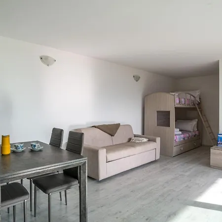 شقة Guesthost - Mandello Studio Apt With View & Parking *